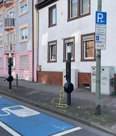 Near Frankfurt Airport & Messe Apartment *